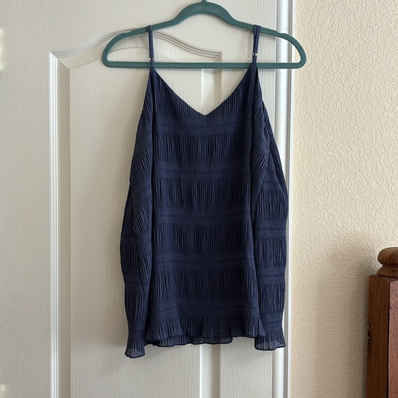 Sz M. Sleeveless top. - Picture 3 of 3